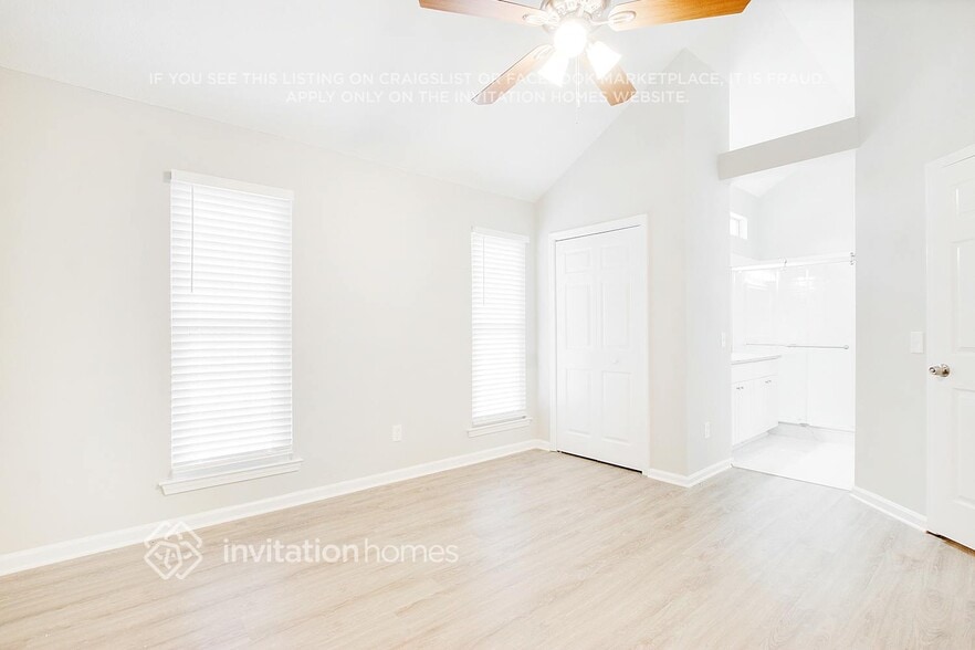 Building Photo - 883 Columbia Ct