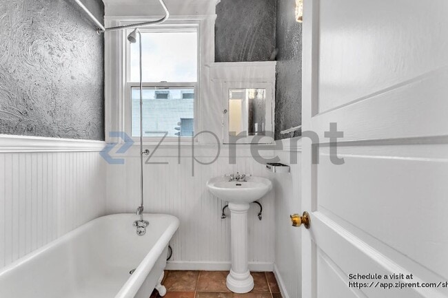 Building Photo - 161 Capp St