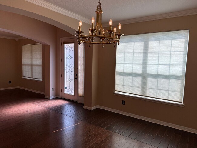 Building Photo - Gorgeous 5 bedrooms, 4 bath, 3 car garage single family home in Clermont