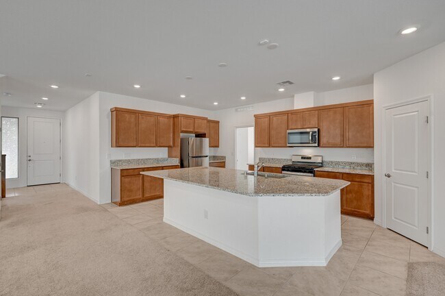 Building Photo - 630 Great River Ave
