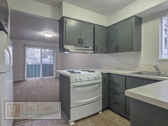 Building Photo - 12345 SW Hall Blvd