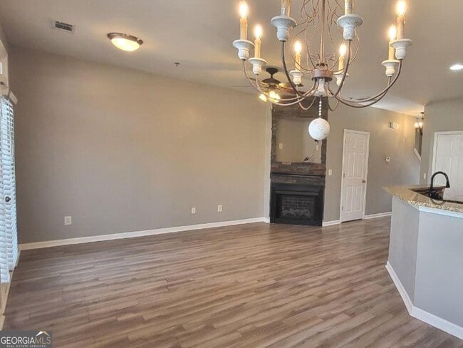 Building Photo - 45 Newnan Lakes Dr