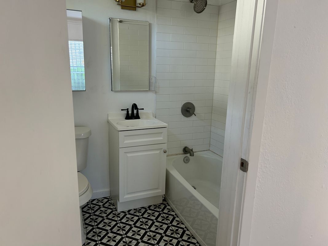 Building Photo - 5305 Reiger Ave