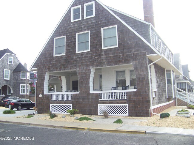 Primary Photo - 336 East Ave