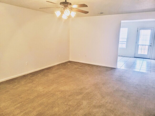 Building Photo - 16195 A&amp;B Hummingbird