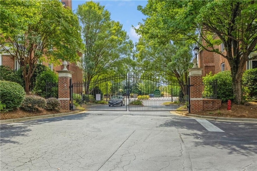 Building Photo - 4738 Ivy Ridge Dr SE