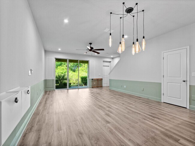 Building Photo - Stunning, 3-bedroom, 2.5-bath, townhome located in the highly desirable GATED resort community of...