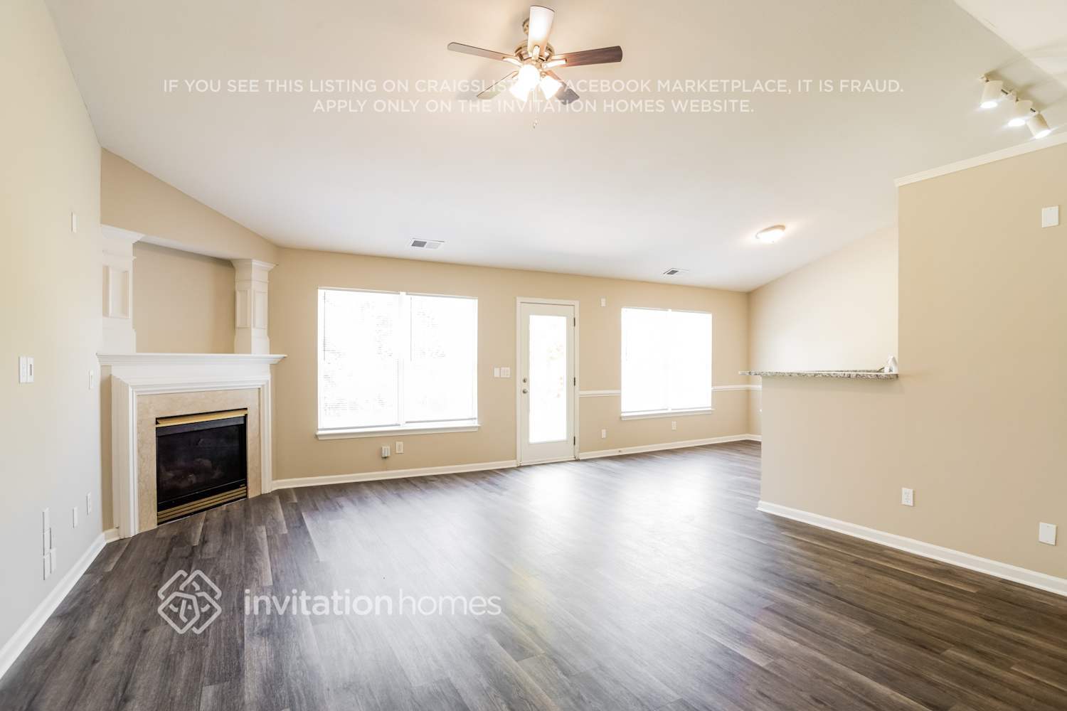 Building Photo - 15232 De Havilland Dr