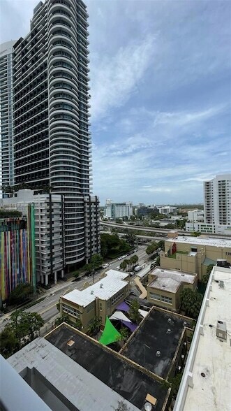 Building Photo - 1250 S Miami Ave