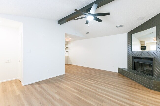 Building Photo - MOVE IN SPECIAL - HALF OFF 1ST MONTH RENT. Newly Remodeled Modern 2 bedroom with a garage