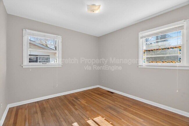 Building Photo - 1108 Renshaw Dr