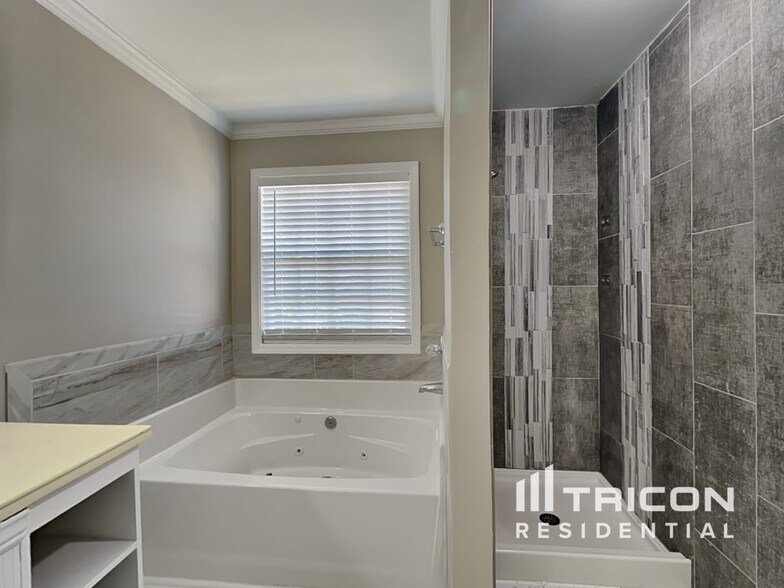 Building Photo - 1806 Dalton Way