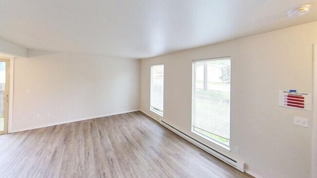 Building Photo - 2319 Wilson Ave