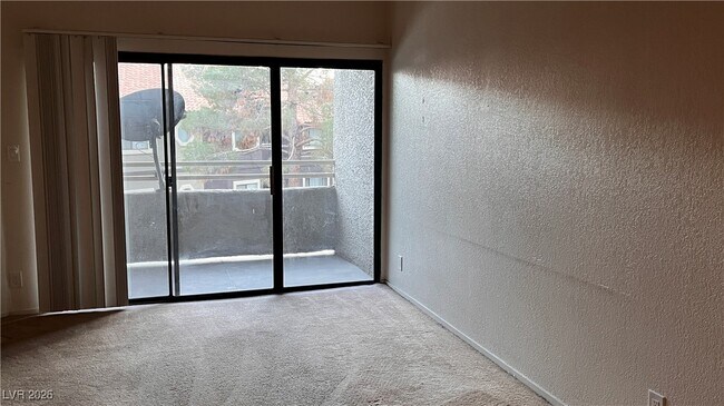 Building Photo - 5016 S Rainbow Blvd