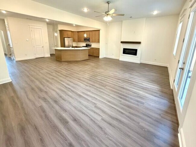 Building Photo - Now Leasing a Brand New 3 bedroom 3 bath Townhome in Olive Branch