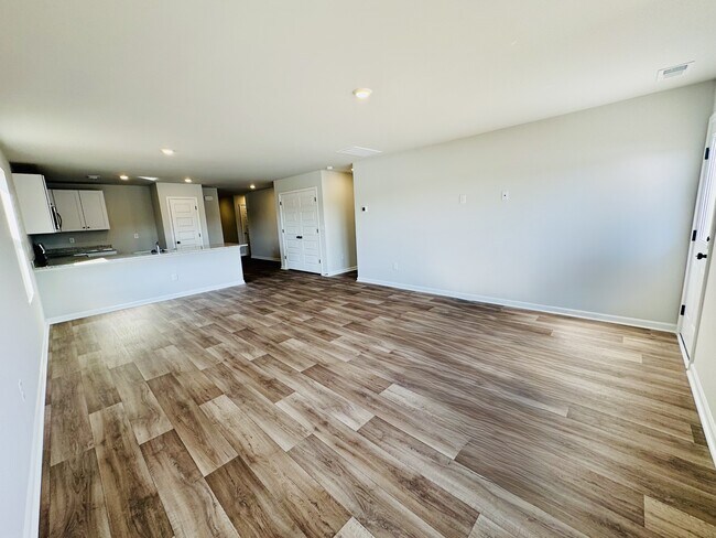 Building Photo - 348 SC-348