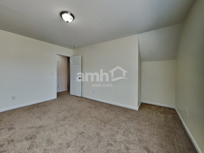 Building Photo - 816 Jennifer Lane