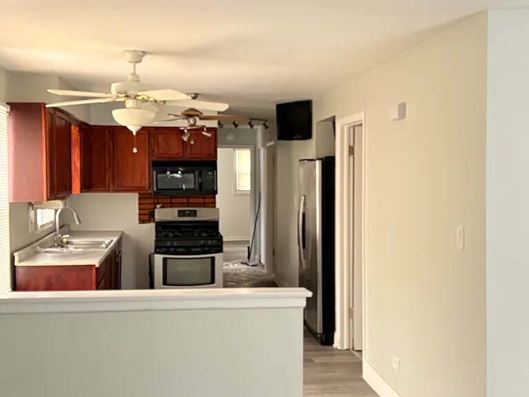 Building Photo - 11658 S Peoria St