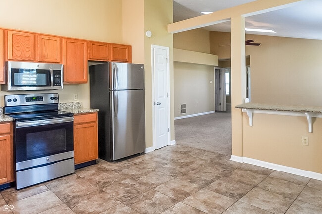 Building Photo - 2245 Valley Creek E Ln