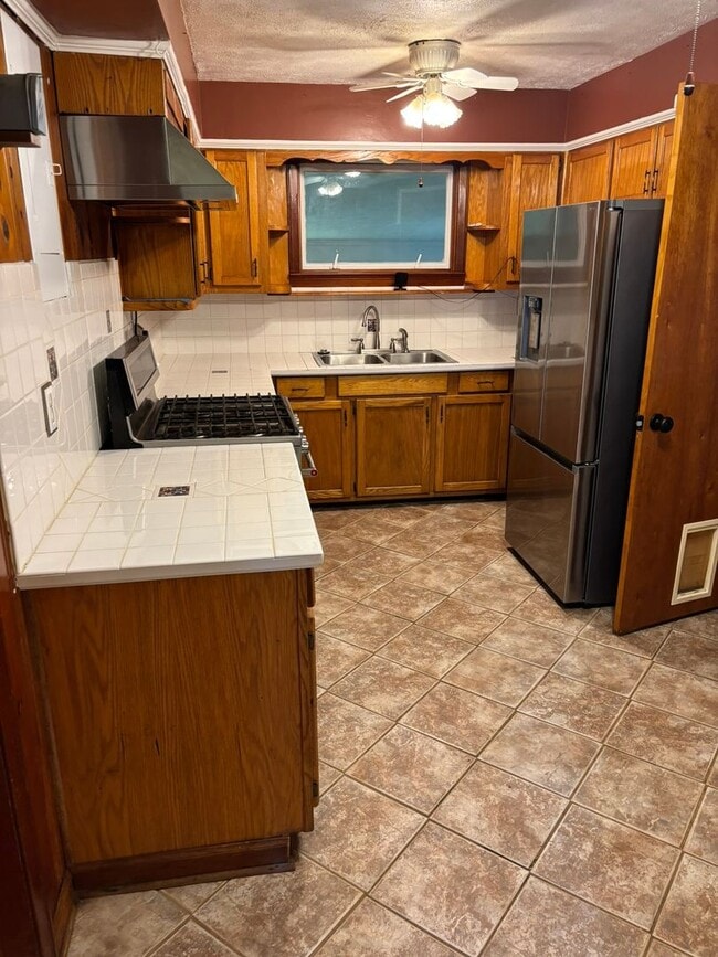Building Photo - Welcome to this 1,692 sq ft Columbus, GA home offering 3 bedrooms and 1.5 bathrooms