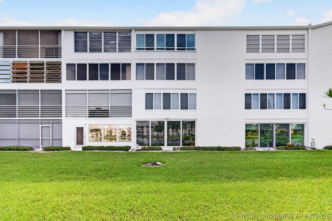 Building Photo - 3030 Wolverton E