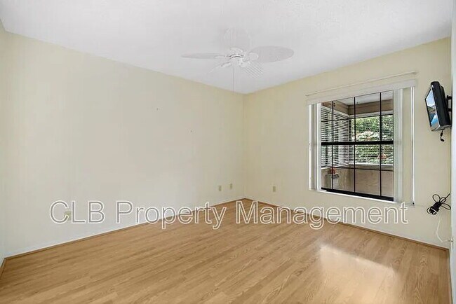 Building Photo - Lovely 2 bedroom/2 bathroom duplex in Port Orange