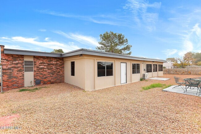Building Photo - 17001 Darrington Rd