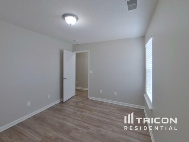 Building Photo - 1312 Waverly Pl Dr