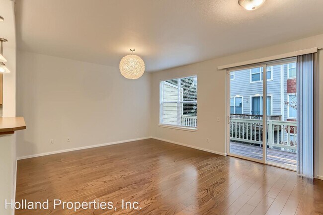 Building Photo - 3 br, 3 bath House - 2155 NE Cadbury Ave