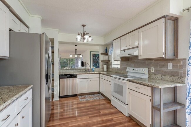 Building Photo - 5557 Sea Forest Dr