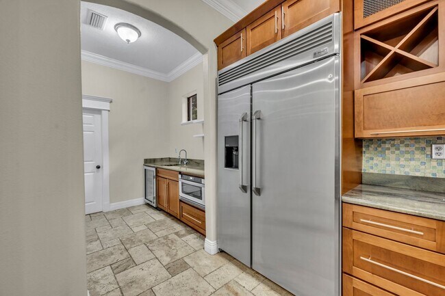 Building Photo - Gorgeous Winter Park Home