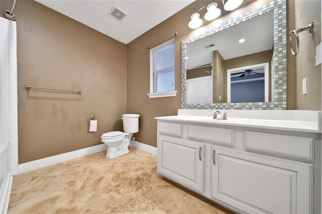 Building Photo - 720 Springwood Dr