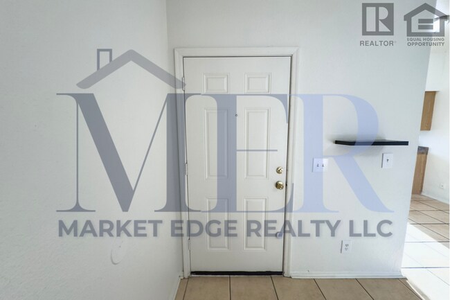 Building Photo - 2Bed/2Bath Apartment at Peoria Ave/19th Ave! Ready for Immediate Move-In! -- All Tile Flooring!