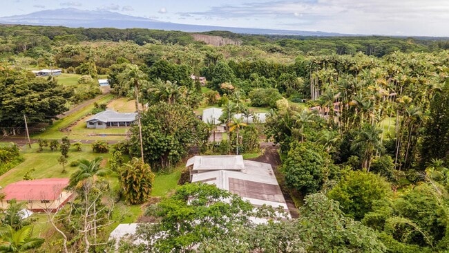 Building Photo - 3 Bedroom / 2.5 Bath Home with 20 Acres of...