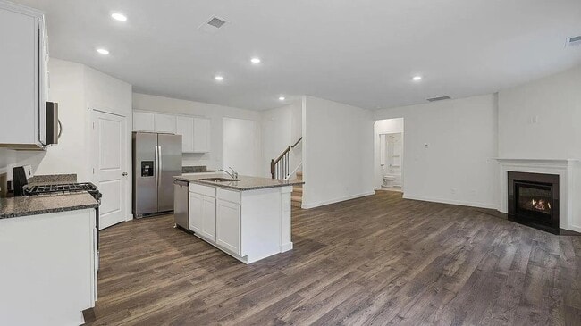 Building Photo - Newly built home