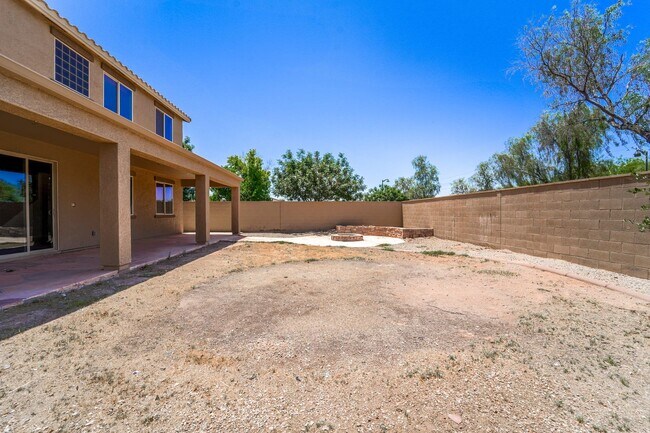 Building Photo - Live Large in Maricopa – Over 3,900 Sq Ft ...