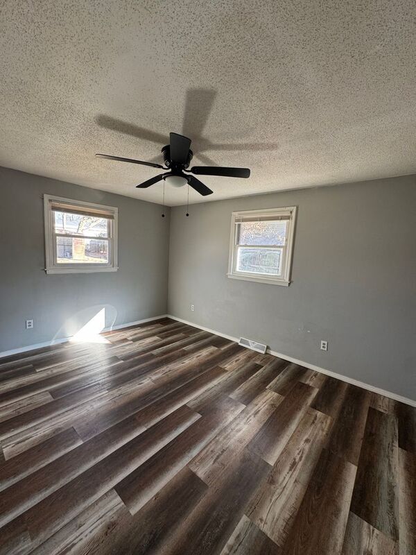 Building Photo - 2112 N Marion Ave