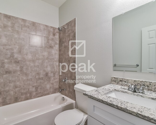 Building Photo - $1599! 3Bed/2.5Bath Fort Worth Duplex Ready for move in Now!