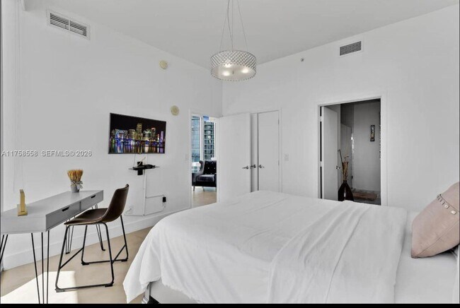 Building Photo - 888 Biscayne Blvd