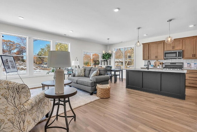 Building Photo - 1962 Park St