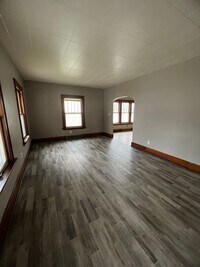 Building Photo - MORE PICTURES COMING SOON! There is a $25 ...