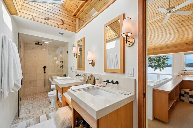 Building Photo - 2800 Tomahawk Ct