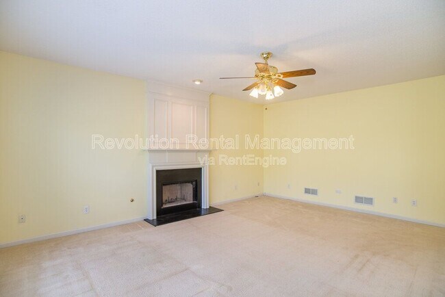 Building Photo - 11655 Crossington Rd