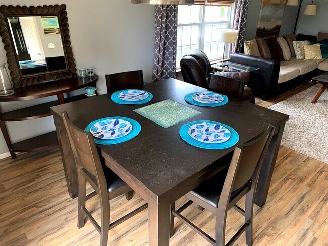 Building Photo - FURNISHED MONTHLY RENTAL AVAILABLE AUGUST ...