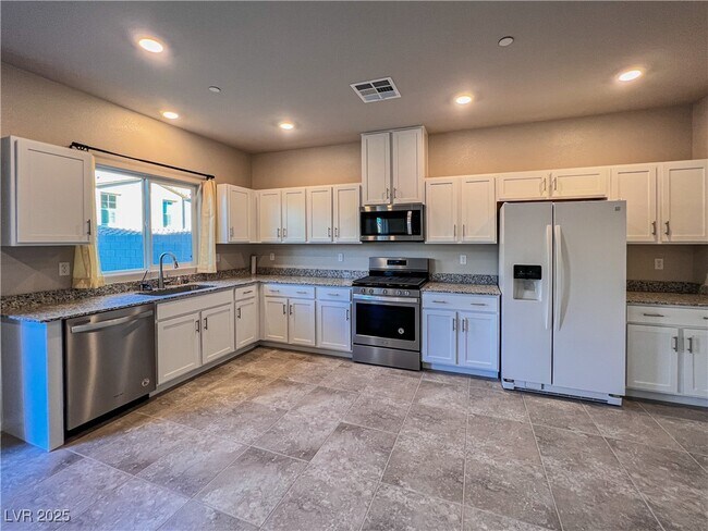 Building Photo - 388 Canyon Mist Ct