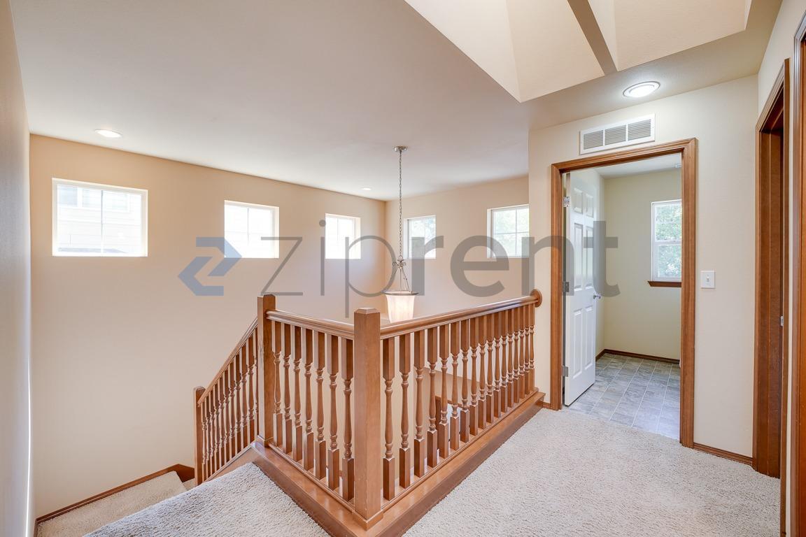 Building Photo - Unit