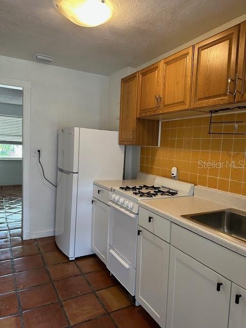 Building Photo - 2120 E Washington St