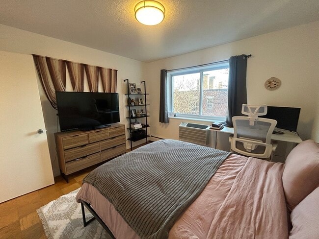 Building Photo - 287 Harvard St