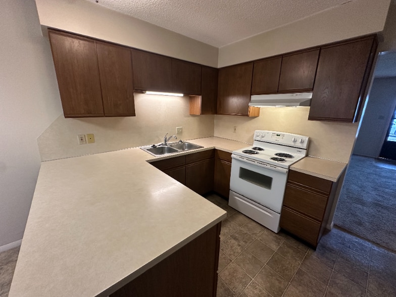 Building Photo - 606 Cumberland Dr