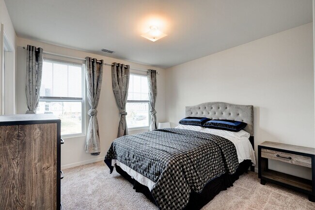 Building Photo - 469 Watercress Dr